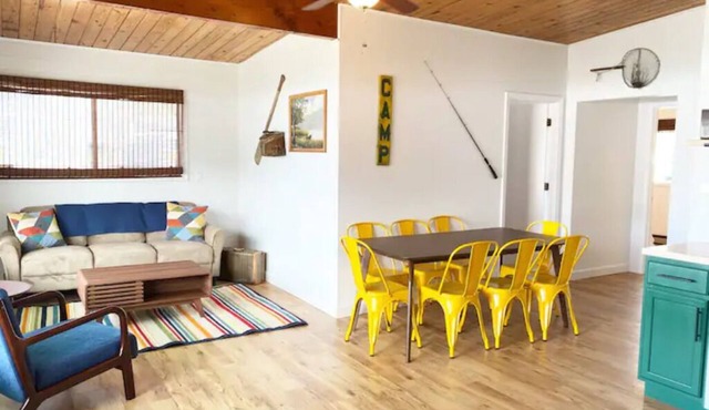 Renovated lakeside cabin with swimming pool & resort amenities!