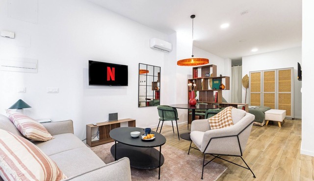 Renovated loft | Adapted | Smart TV | AC | 3Pax |