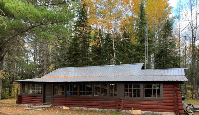 Renovated Log Cabin on Crake Lake