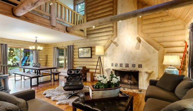 Renovated Log Home At Lake Geneva |Game Room |Ping Pong |Shuffleboard |Movie Room |Swingset |FirePit