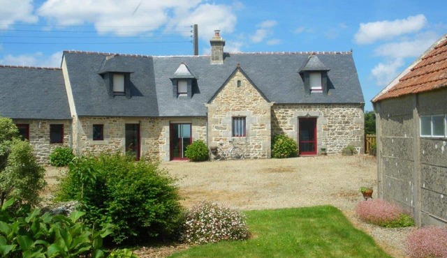 Renovated longère with character