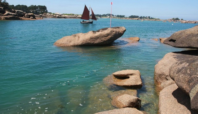 RENOVATED LONGERE - NEW UPSTAIRS APARTMENT