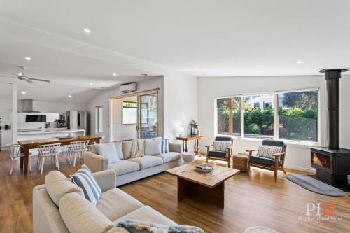 Renovated Lux Property in Quiet Estate