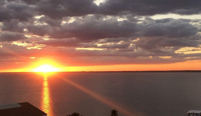 Renovated Luxurious 2 BR at Portofino's Family Friendly Resort on the Beach!