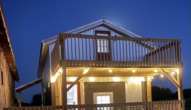 Renovated milk parlor with beautiful views! Ready for your relaxing getaway.