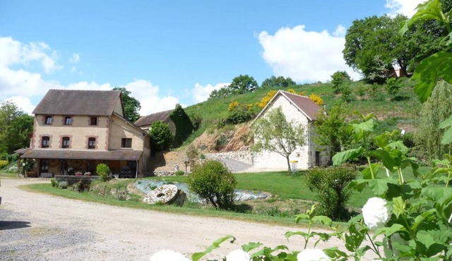 Renovated mill with shared pool and pet-friendly