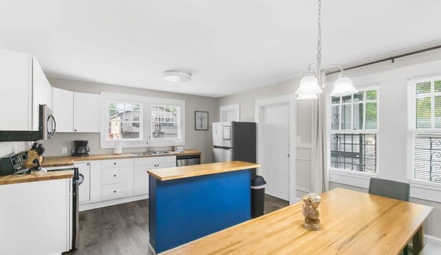 Renovated! Mins to BHM CrossPlex-Central Park Chic