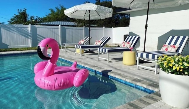 Renovated Modern Spacious Ranch with Pool near Siesta Key Beach and Downtown SRQ