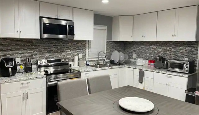 Renovated Modern Stylish “Vibrant” 4bdrm Home