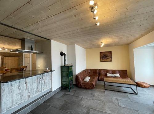 Renovated mountain farm with hot tub