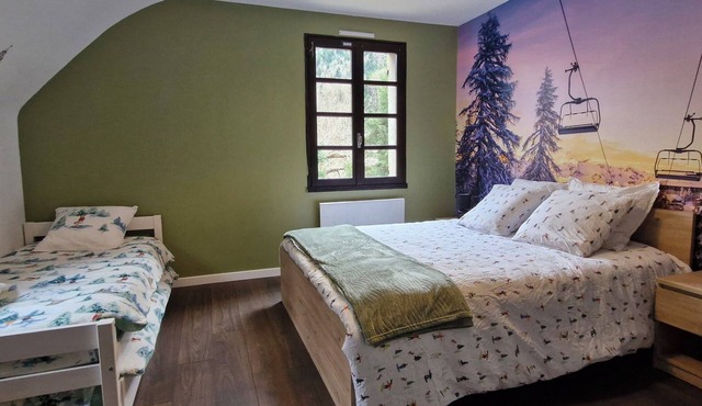 Renovated mountain gîte, close to ski slopes and hiking trails, sleeps 14 to 15