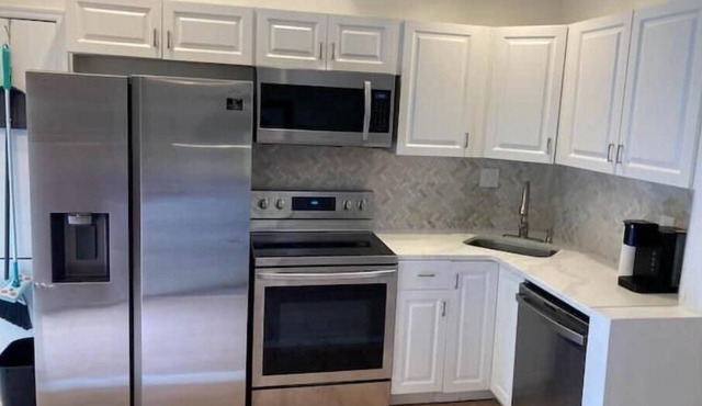 Renovated ✓Nature ✓Cozy ✓Walk to Mall Park Publix