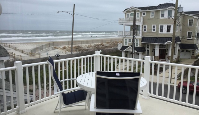 Renovated Nearly Beachfront 4BR 3.5B townhome, Midtown SIC, Spectacular views!