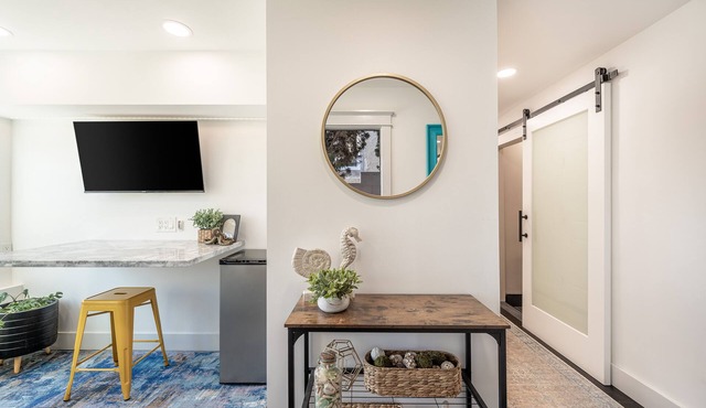 Renovated Ocean View Harbor Homen