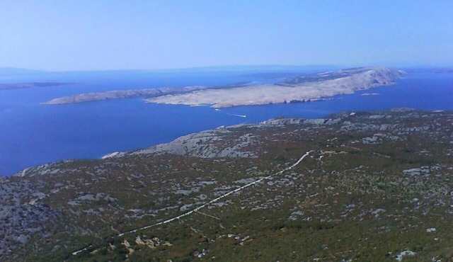 Renovated old stonemaid mountain house jet just 20 min from the beach