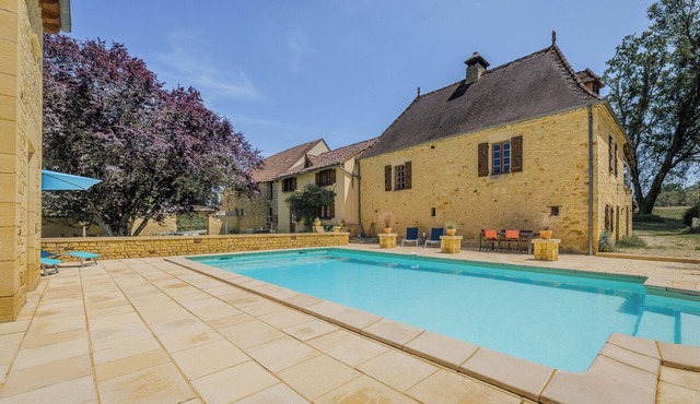 Renovated Périgordian holiday home