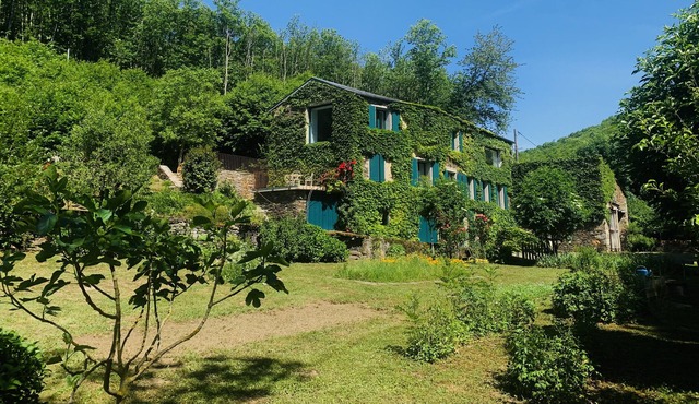 Renovated private property, on a rare and preserved natural site.