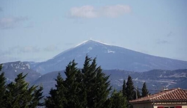 Renovated Provencal house with swimming pool, garden & stunning view
