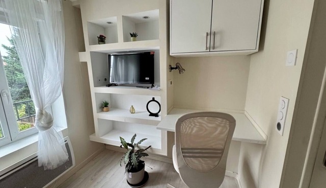 Renovated, quiet, fully-equipped apartment