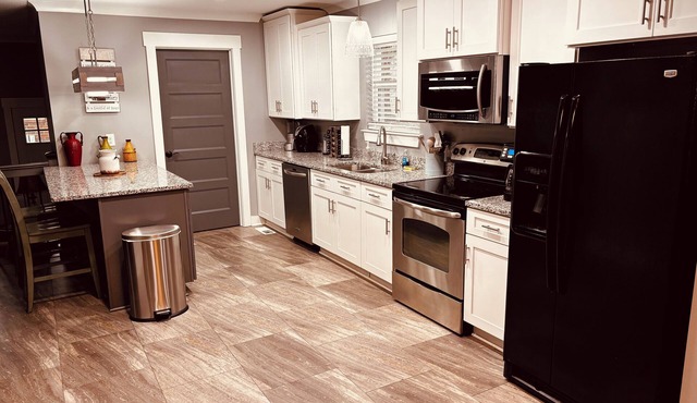 Renovated ranch home, 1850 sf-15 mins to Whacker -25 mins to Chattanooga Airport