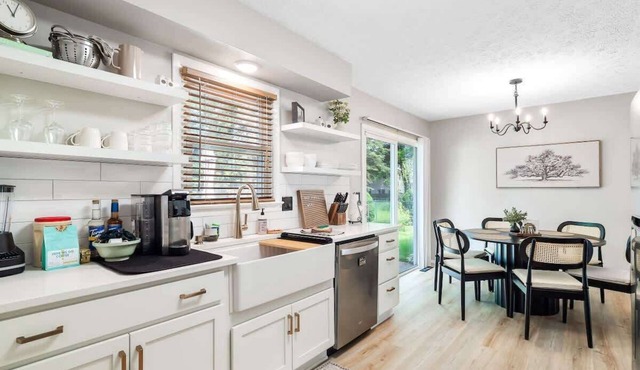 Renovated Ranch|Patio|Gorgeous Kitchen|Sleeps 6