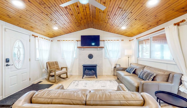 Renovated Retreat with Firepit and Dock Access