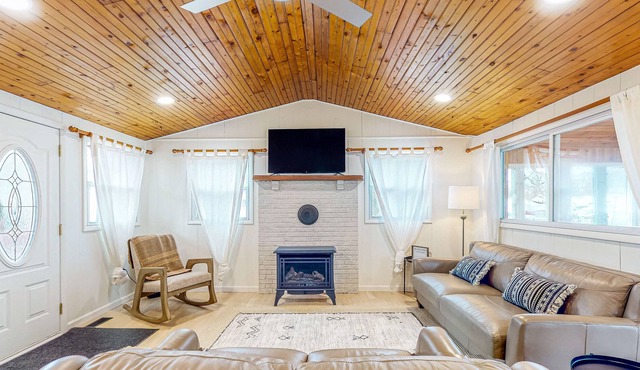 Renovated Retreat with Firepit and Dock Access