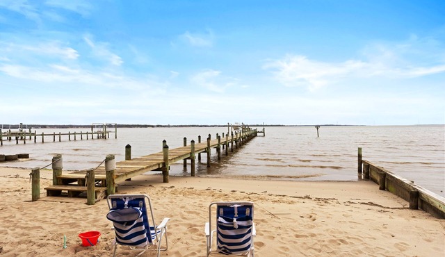 Renovated River House l Private Beach and Dock l Unforgettable Views