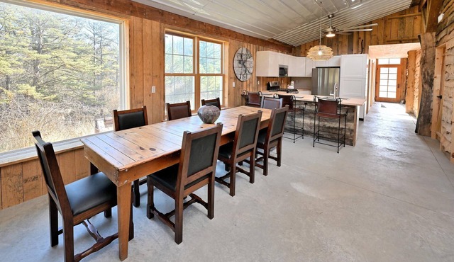 Renovated Rustic Lodge/Historic property.nHike, fish, star gaze. w/artist studio