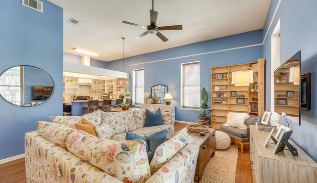 Renovated San Marcos Vacation Rental w/Balcony!