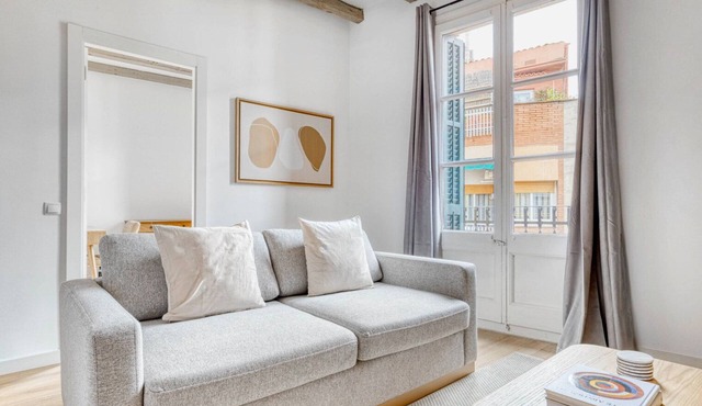 Renovated Sarrià 3br w/Balcony, by Blueground
