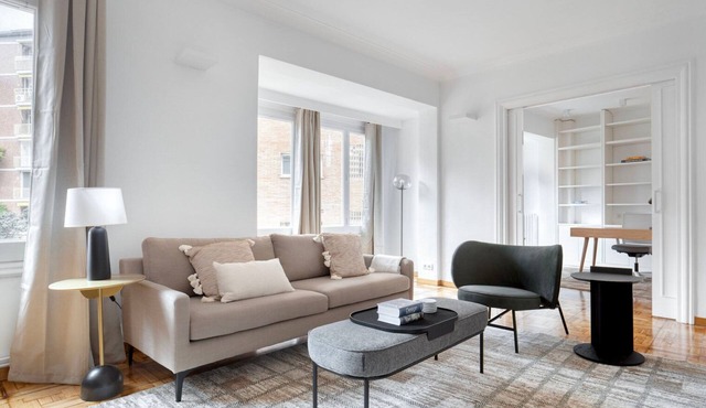 Renovated Sarrià-Sant Gervasi 4BR, by Blueground