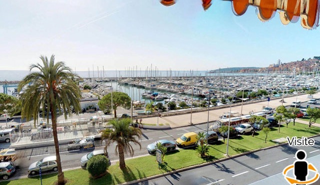 Renovated sea-facing studio with terrace in Menton