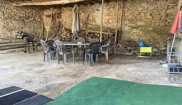 Renovated semi-detached cantaloupe cottage with all comforts, air conditioning