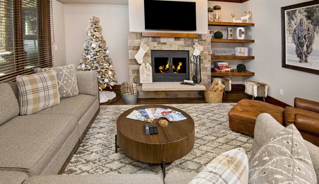 Renovated Ski-in/Ski-Out Condo | Great Location | Hot Tub & Pool