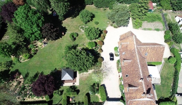 Renovated Solognese farmhouse with jacuzzi, sauna, BBQ, 8 rooms, 4 bedrooms