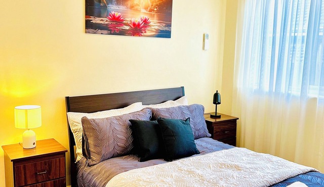 Renovated Spacious 2BR Apartment with AC & Free Parking/Pet Friendly