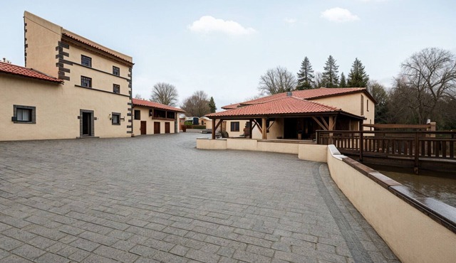 Renovated, spacious and comfortable 26-bed mill