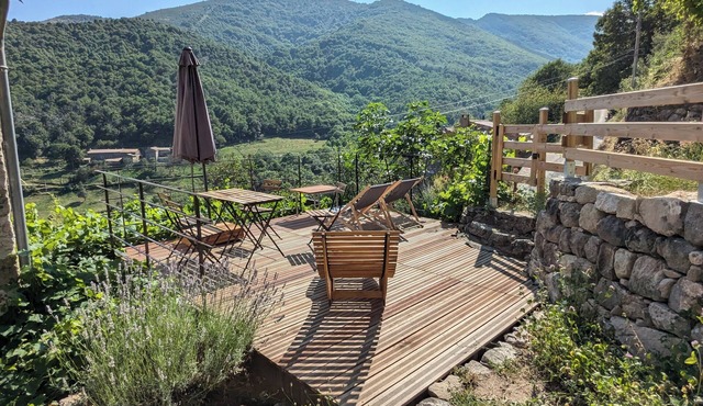Renovated stone house in the heart of nature