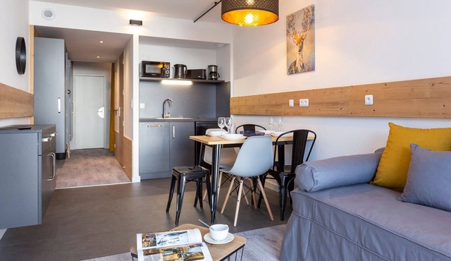 Renovated studio near center, balcony, WiFi