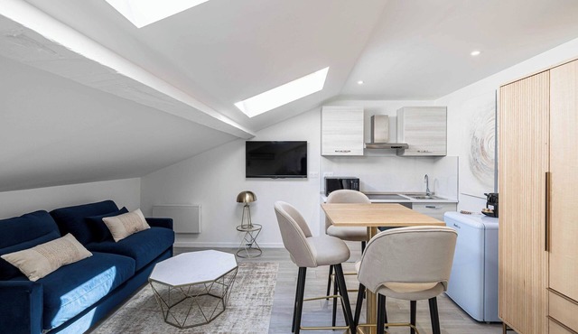 Renovated studio - Cannes Center - Bright