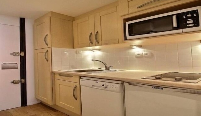 Renovated studio for 3, ski-in/ski-out with balcony