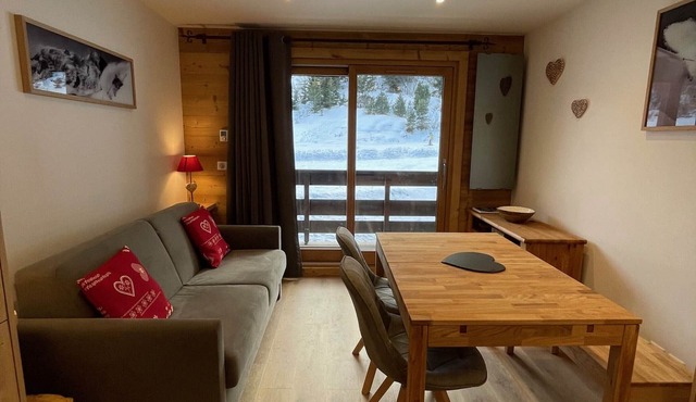 Renovated studio for 4 in Mottaret, ski-in/ski-out, near shops