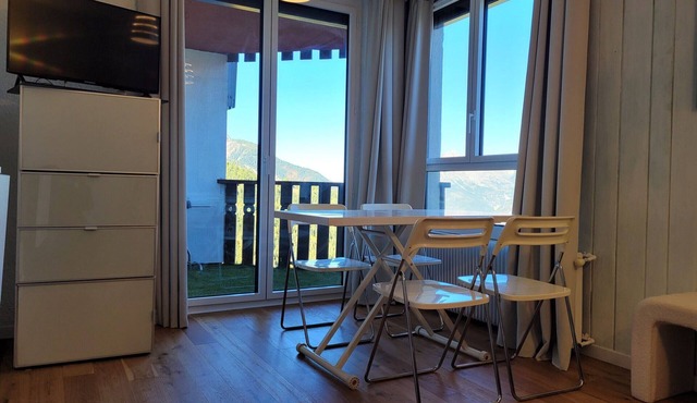 Renovated studio for 4, valley view, near slopes