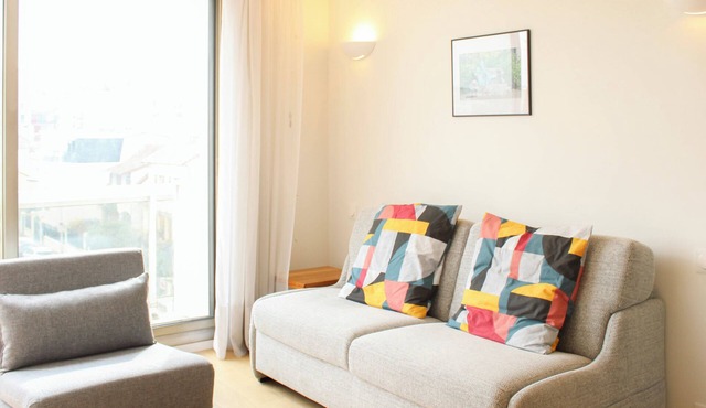Renovated studio with quiet balcony