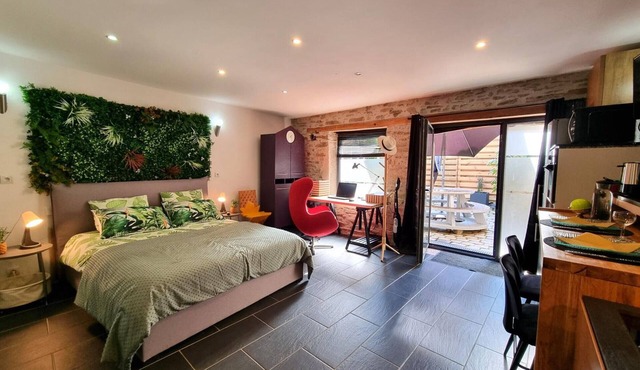 Renovated studio in a tranquil setting - 2 guests