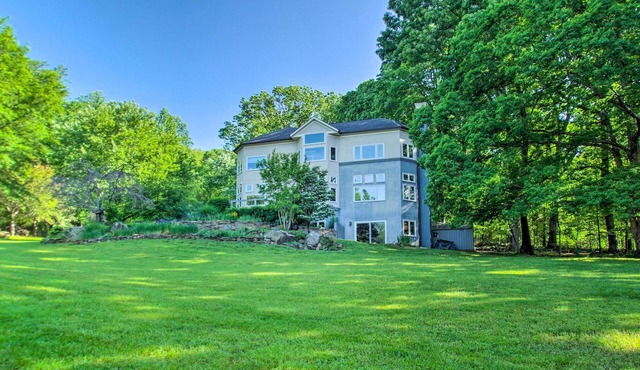 Renovated Studio on 5 Acres - Near Vineyards!