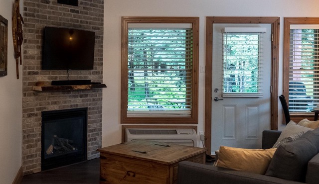 Renovated Stylish Condo Close To Everything -Downtown Tremblant