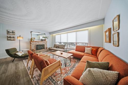 Renovated Stylish Retreat-Central & Fully Equipped