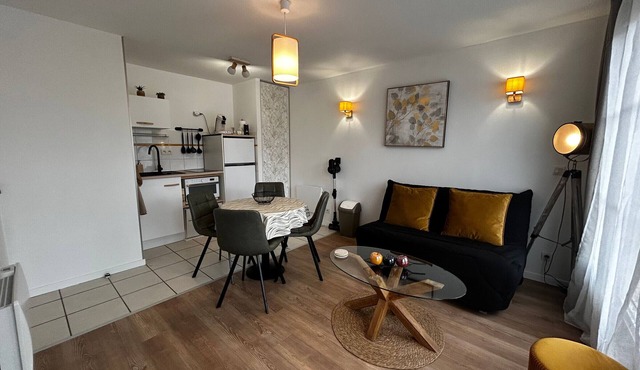 Renovated T2 with WiFi and parking 200m from the Spa